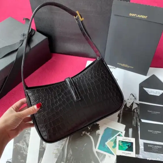 YSL BAG HOBO 5 LE 7 À 0404